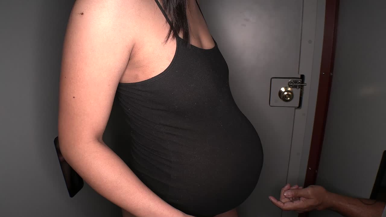 Gloryhole Swallow – 9 Month Pregnant And Due To Deliver In Three Days Cum Slut Glory Hole Visit